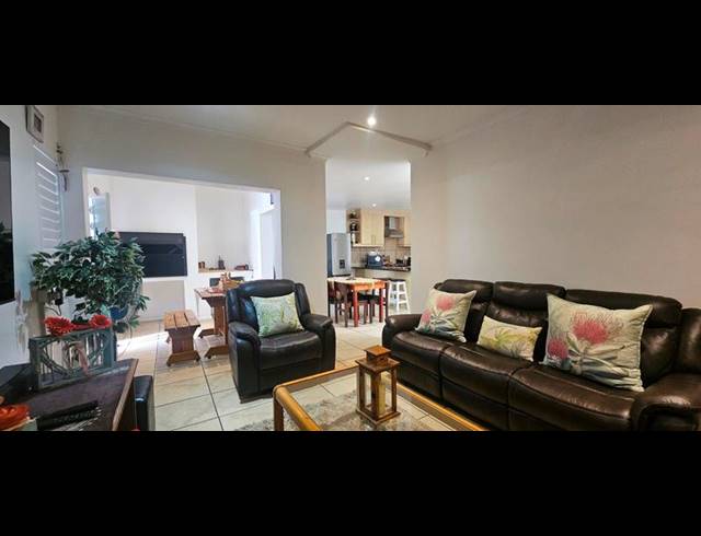 3 BEDROOM HOUSE FOR SALE IN VILLA DIAMANTE